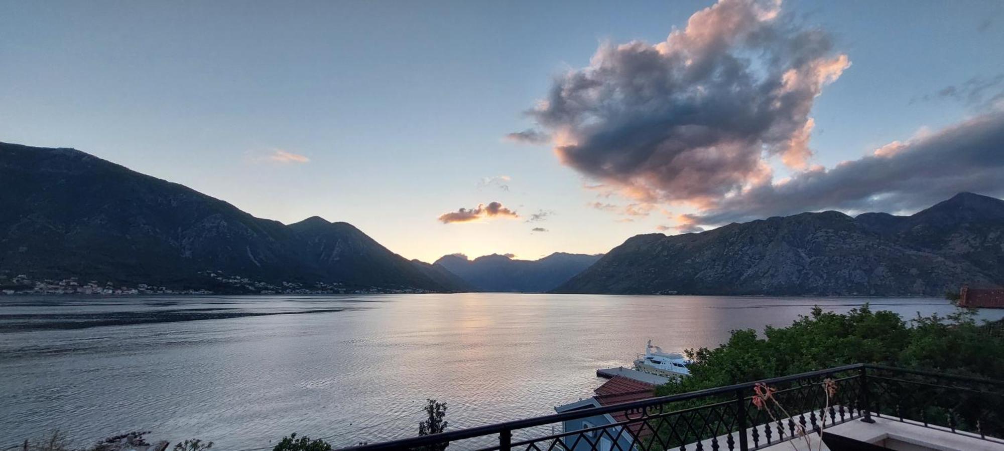 Apartments Boka Blue Dobrota Kotor Exterior photo