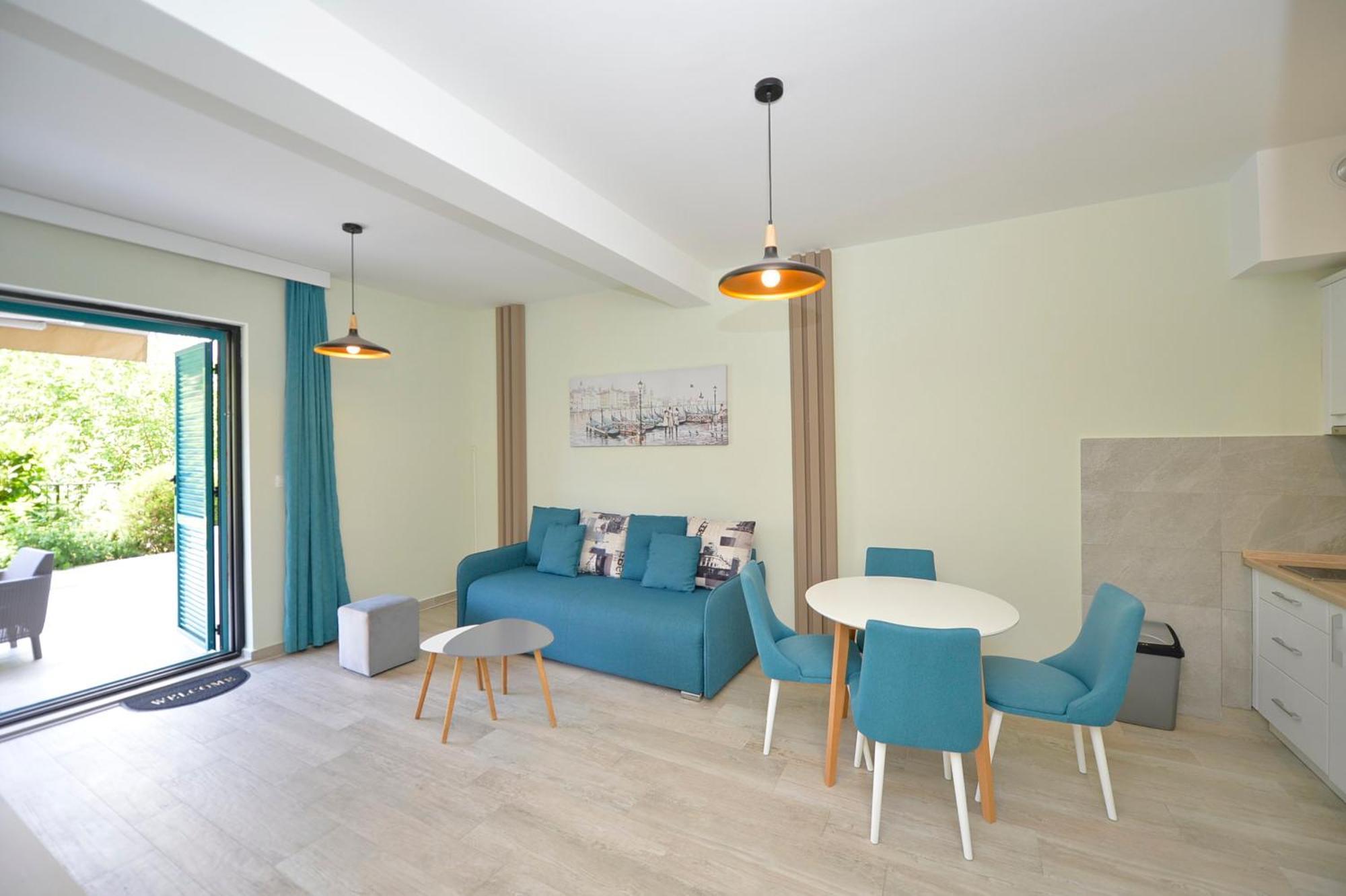 Apartments Boka Blue Dobrota Kotor Exterior photo