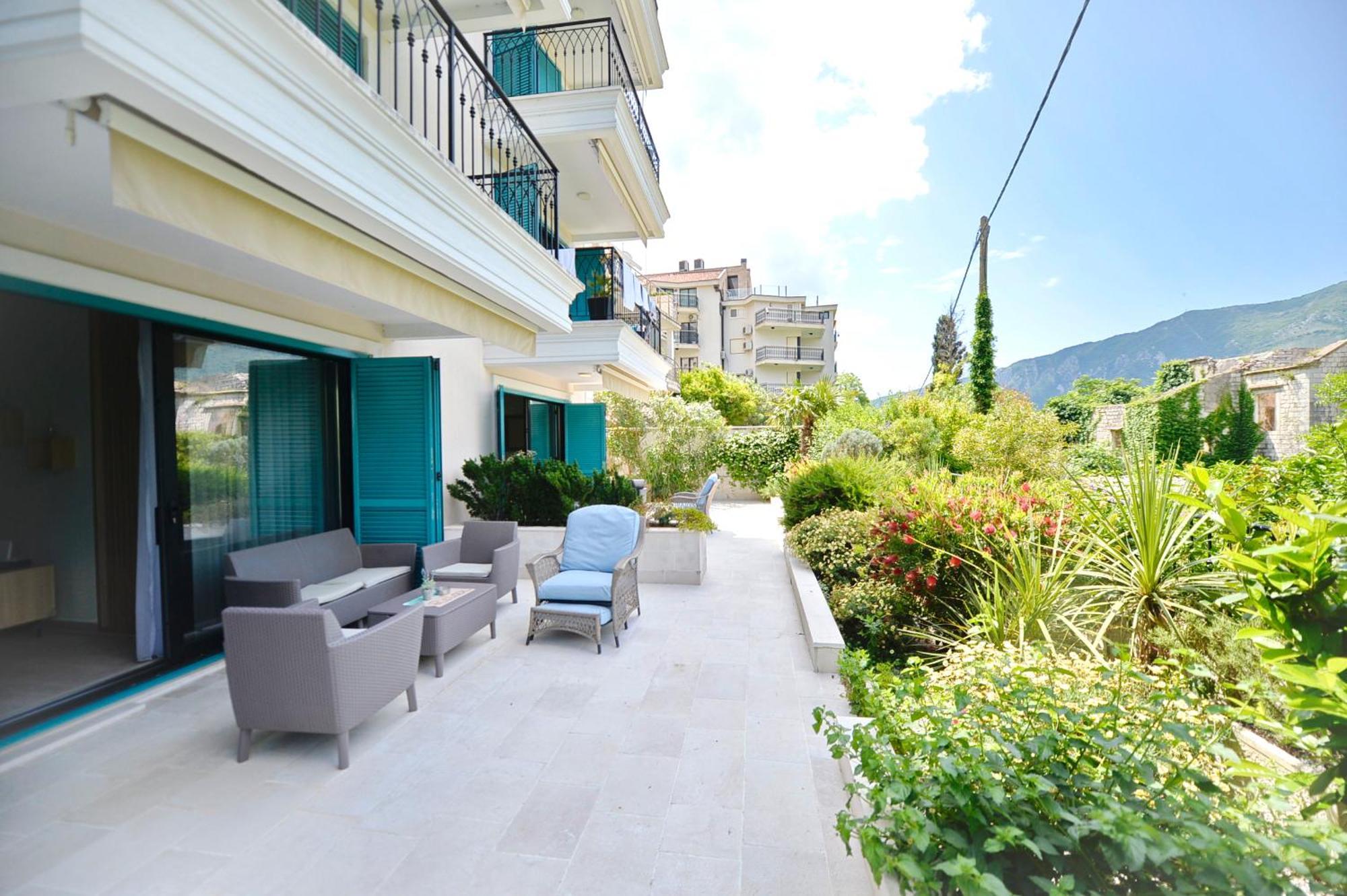 Apartments Boka Blue Dobrota Kotor Exterior photo