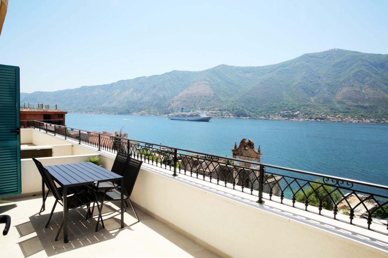 Apartments Boka Blue Dobrota Kotor Exterior photo