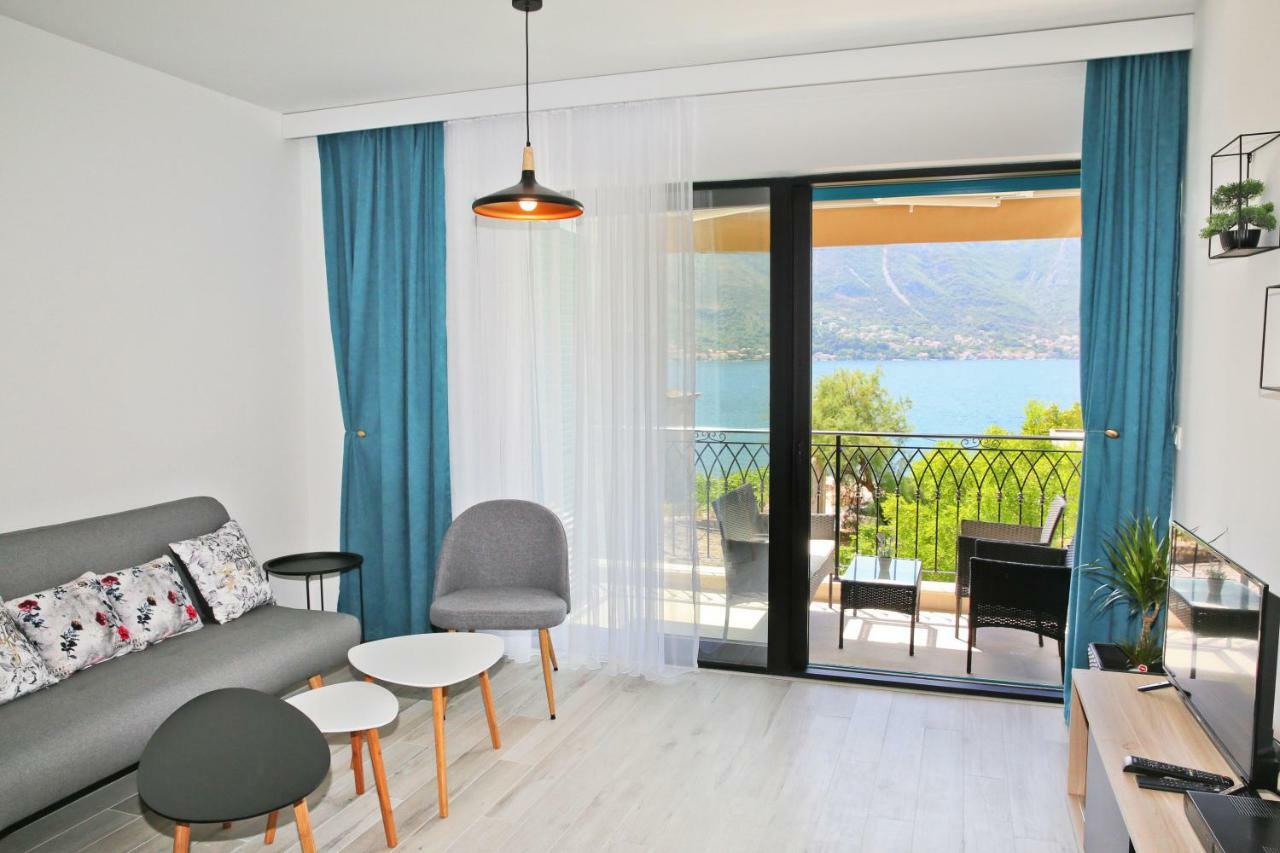 Apartments Boka Blue Dobrota Kotor Exterior photo