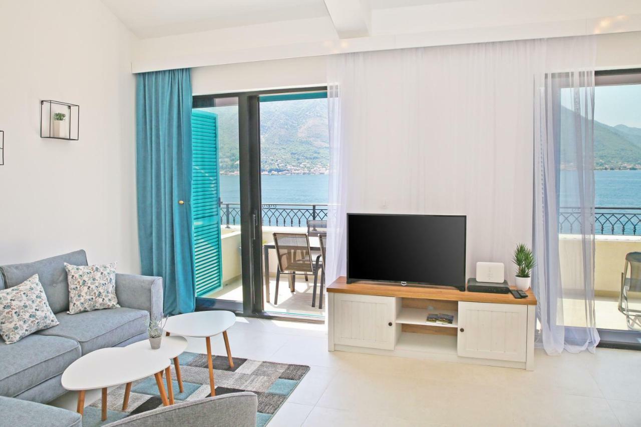 Apartments Boka Blue Dobrota Kotor Exterior photo