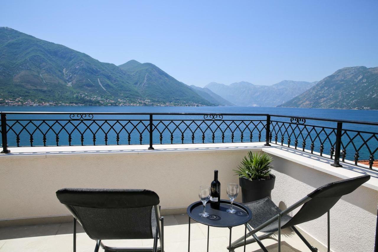 Apartments Boka Blue Dobrota Kotor Exterior photo
