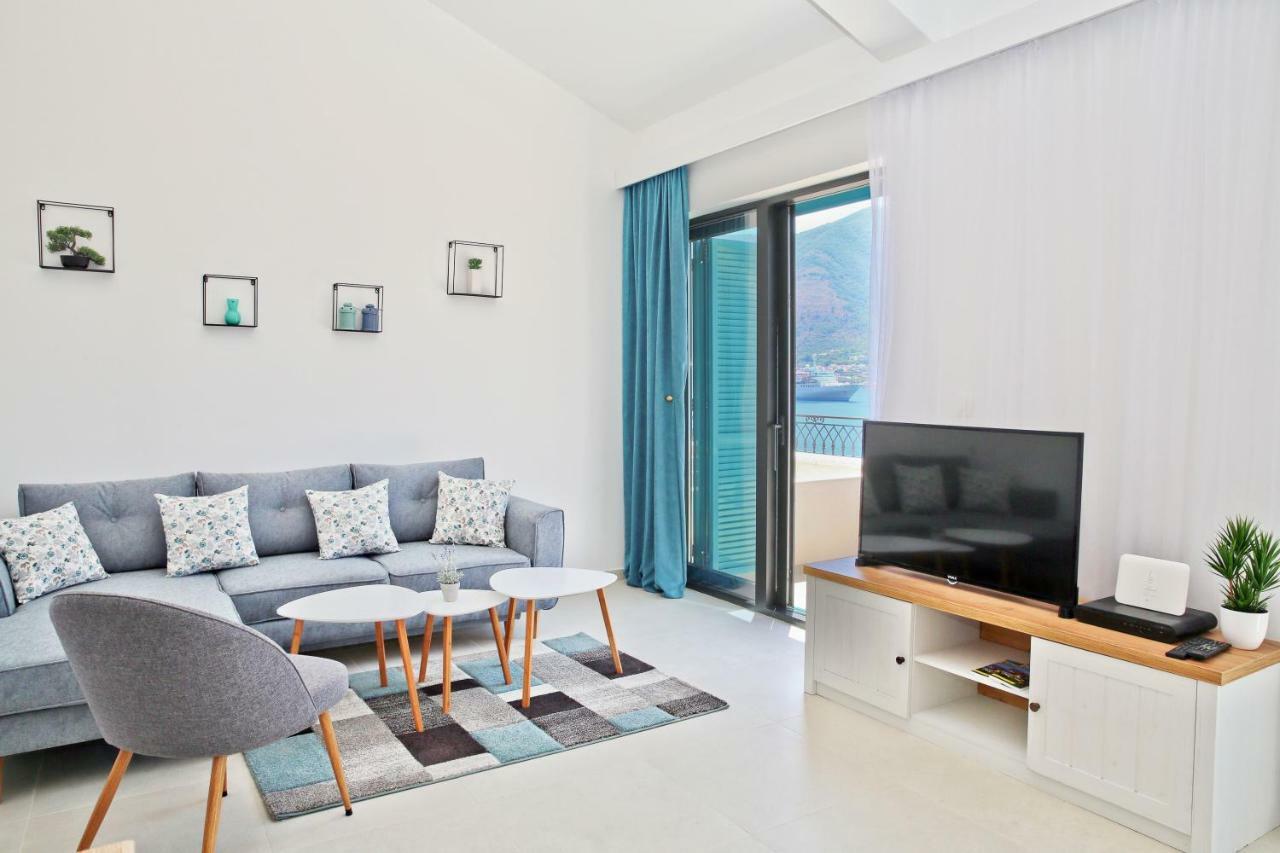Apartments Boka Blue Dobrota Kotor Exterior photo